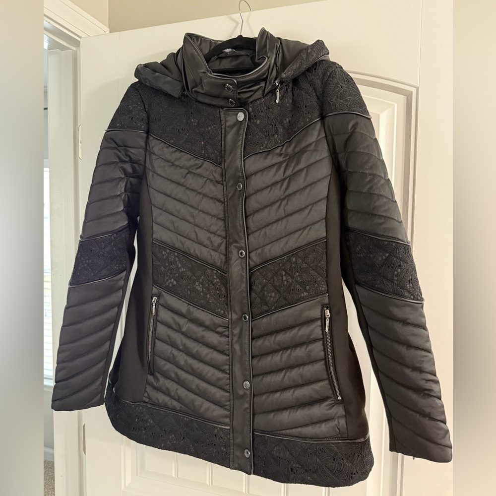 Women’s White House Black Market Quilted Puffer Jacket